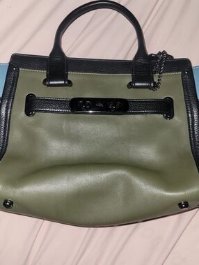 NWOT COACH Swagger 27 Leather Tote